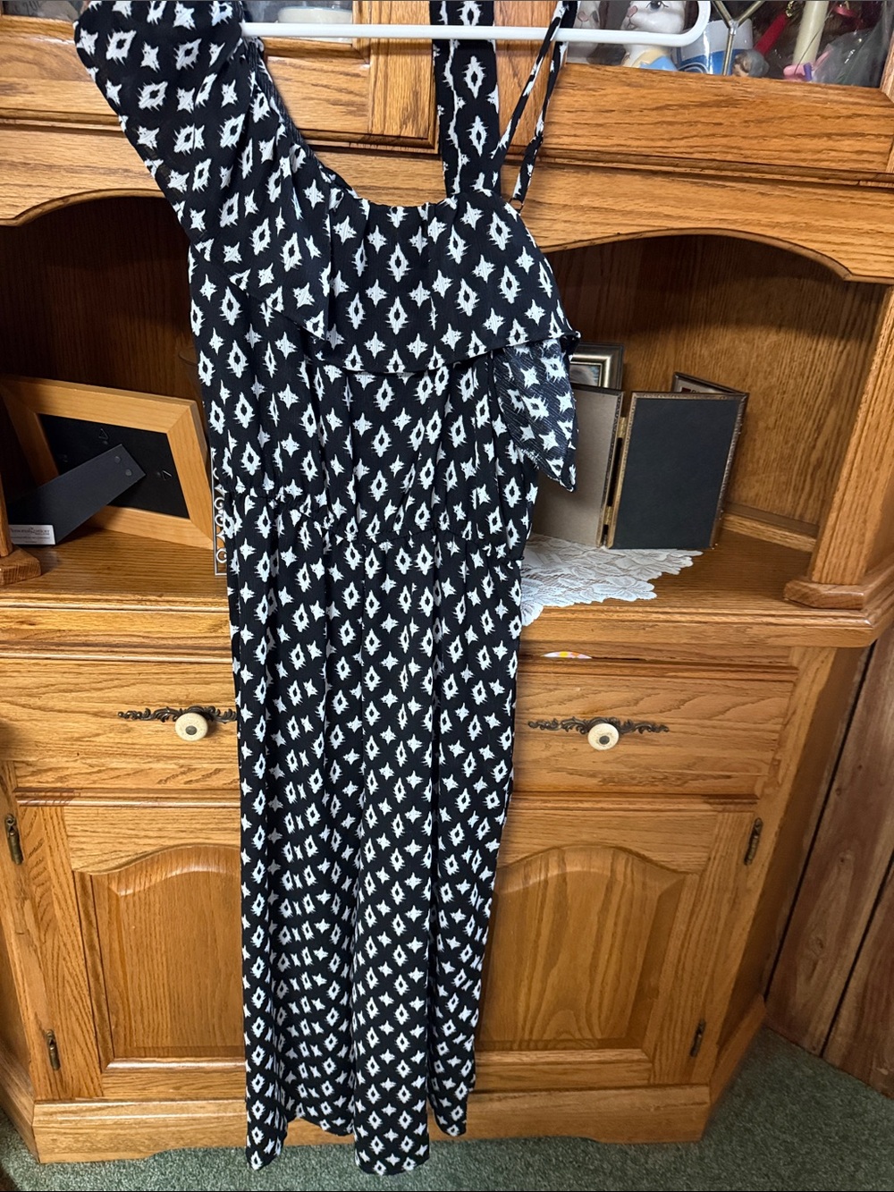As U Wish Black and White One-Shoulder Maxi pantsuits size small EUC smoke free